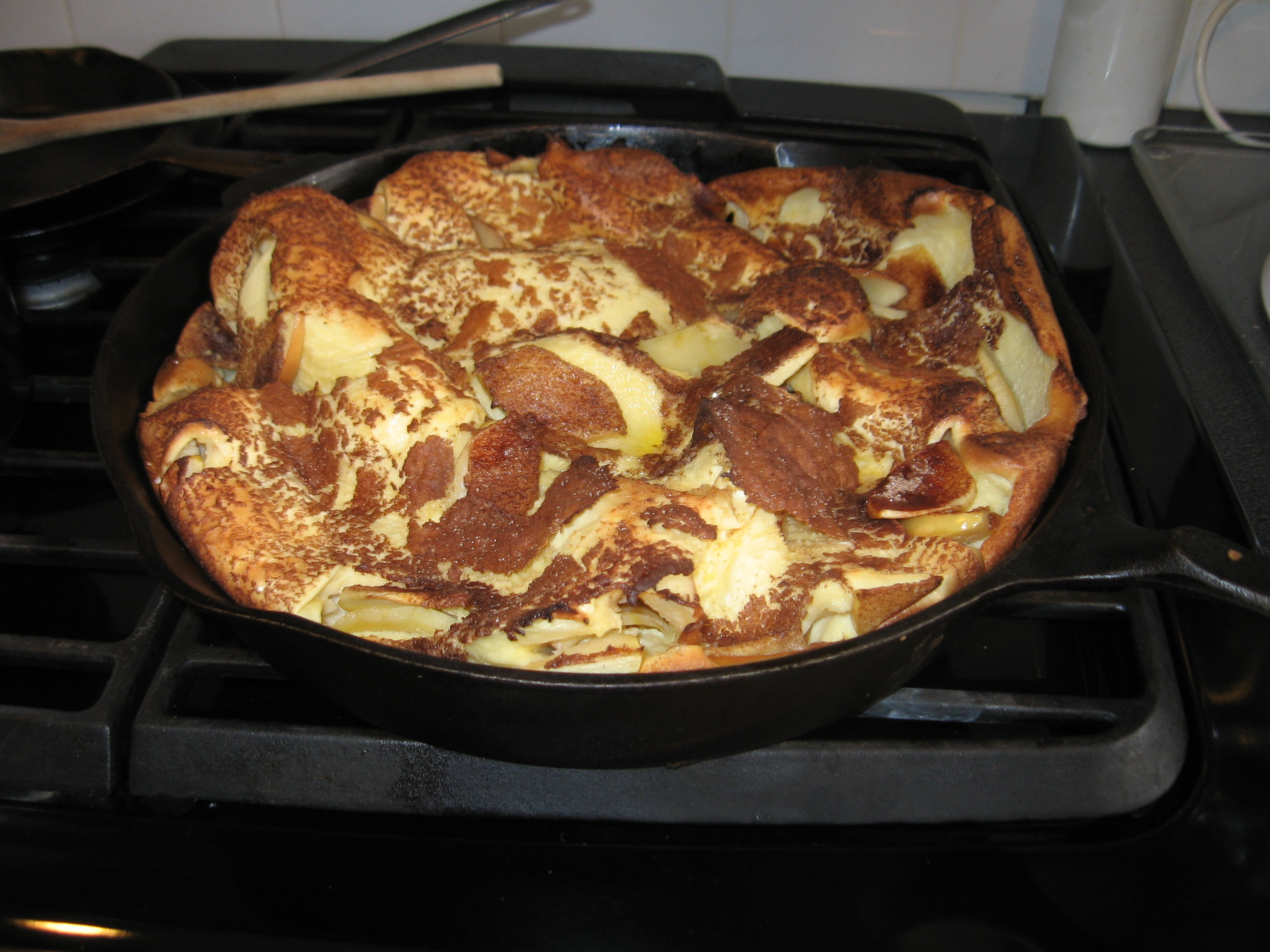 Pannukakku (Finnish Apple Pancake)